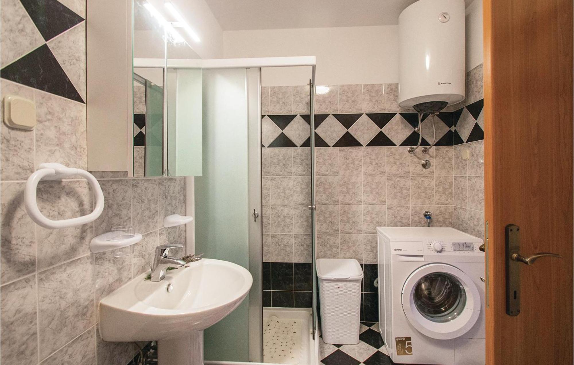 Amazing Apartment In Labin With House Sea View Eksteriør billede