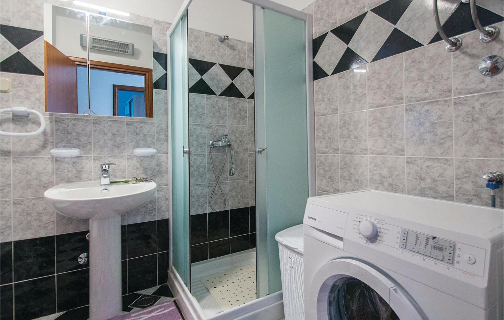 Amazing Apartment In Labin With House Sea View Eksteriør billede